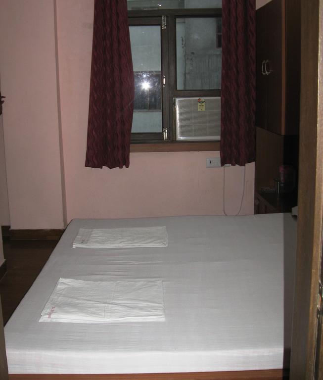 Hotel S B Inn New Delhi Exteriör bild